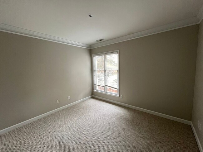 Building Photo - Excellent 2BD, 2BA Downtown Raleigh Condo ...