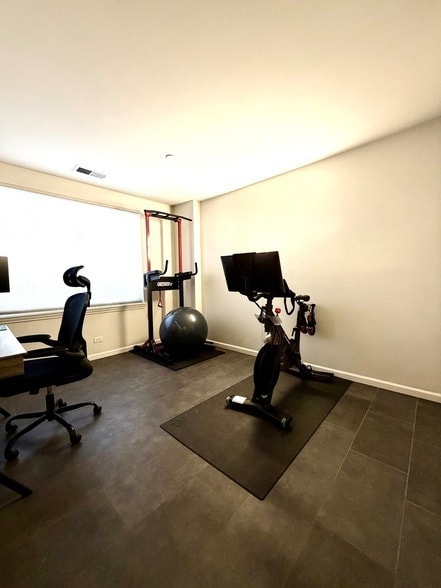 Building Photo - 362 Broadmoor Ln