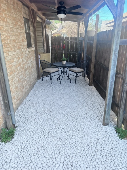 Building Photo - 2448 Sunflower Dr