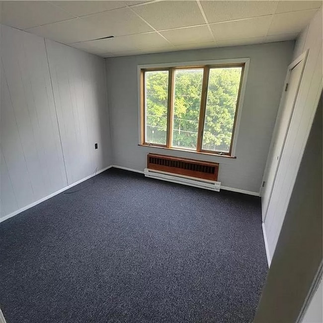 Building Photo - 3 bed 1 bath