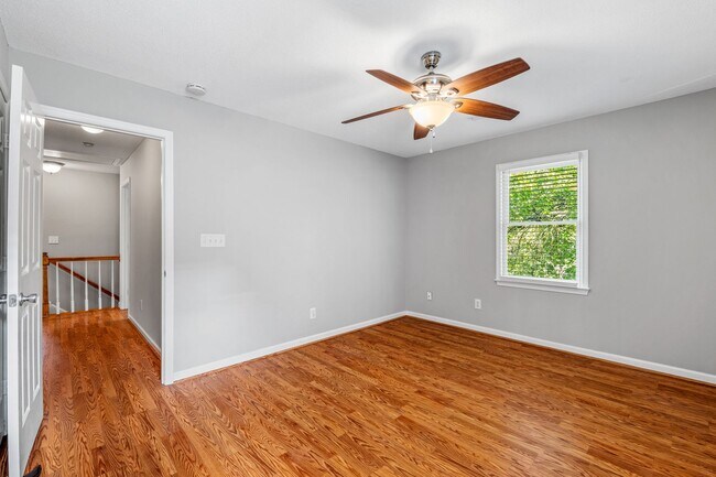 Building Photo - 37 Park Village Ln