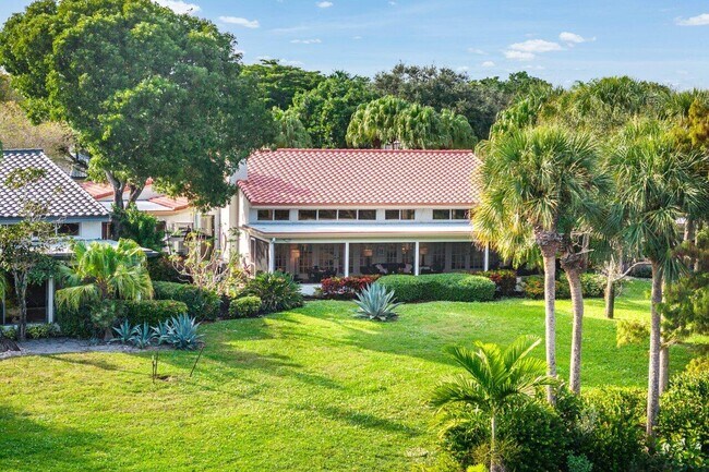 Building Photo - 18 Bristol Ln