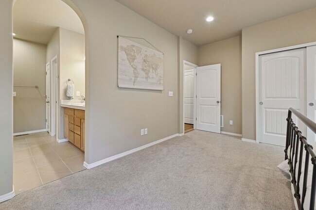 Building Photo - 3 Bed 2 bath house off of N Carefree!
