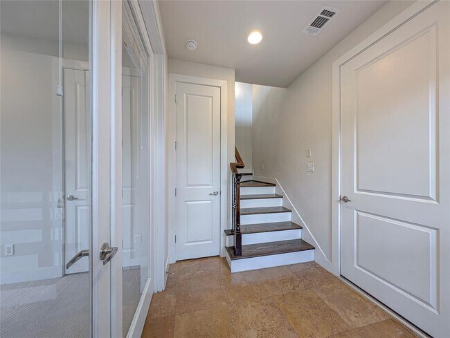 Building Photo - 2503 Garrow St