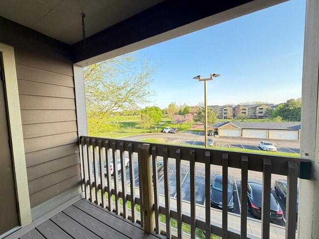 Building Photo - 127 Glengarry Dr