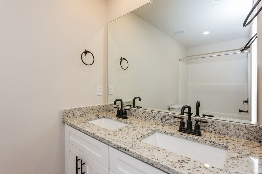 Building Photo - 165 Egret Ct