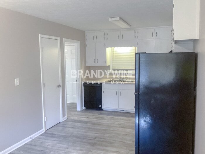 Building Photo - 2150 Moon Dr SW