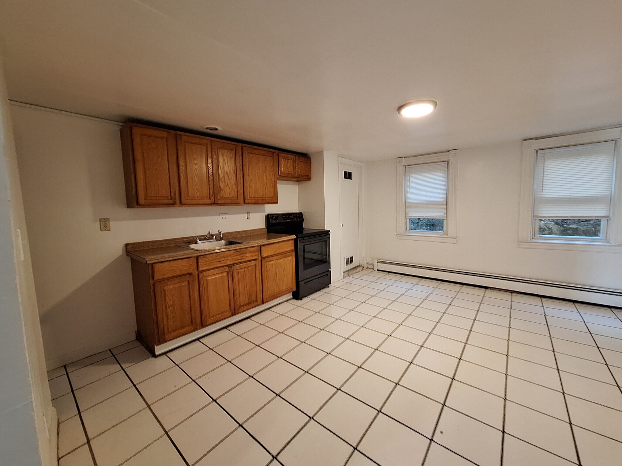 Building Photo - 822 McLain St
