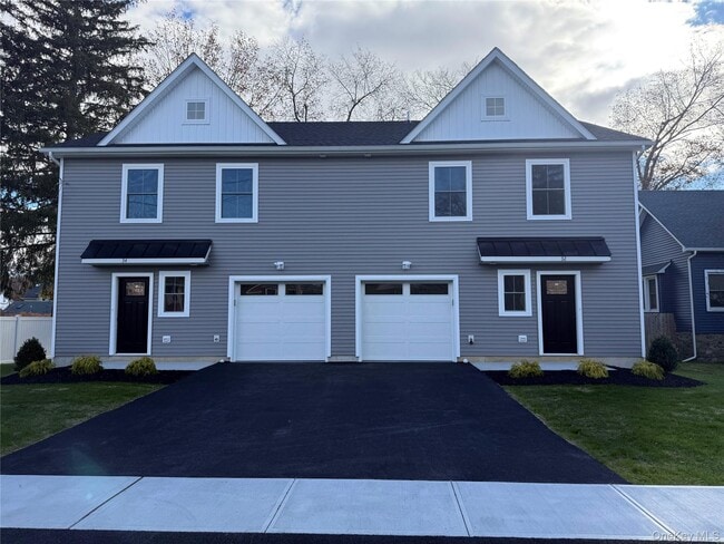 Primary Photo - 32 Montgomery St