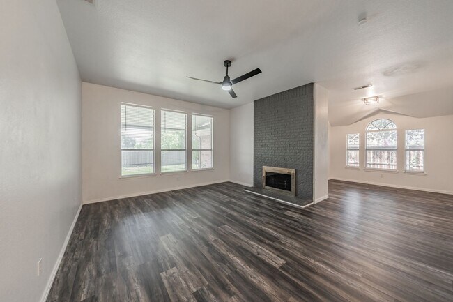Building Photo - 1214 Hardisty Dr