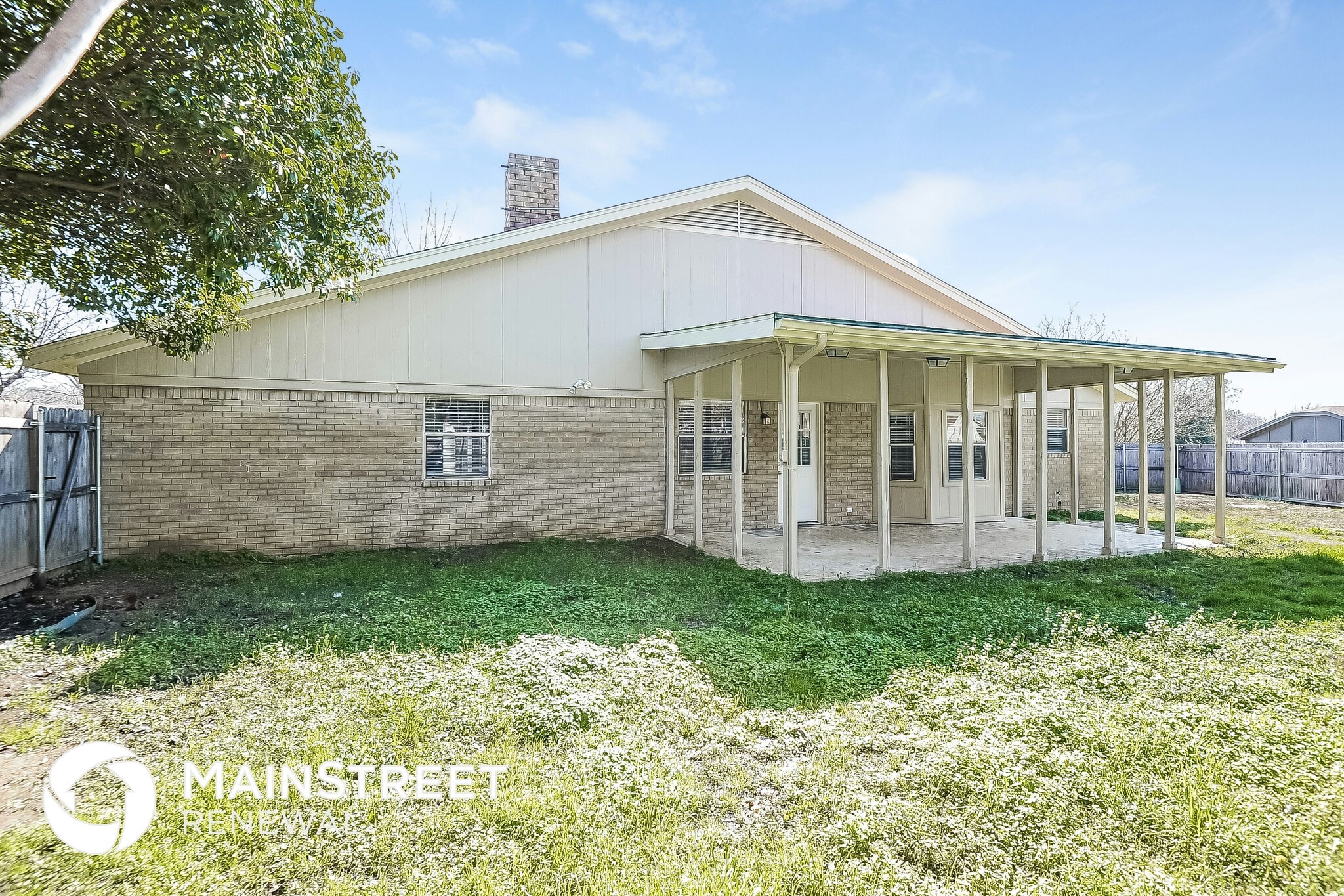 Building Photo - 8805 Main St