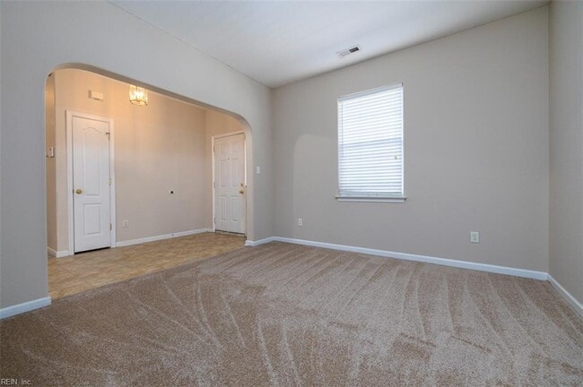 Building Photo - 5819 Woodside Ln