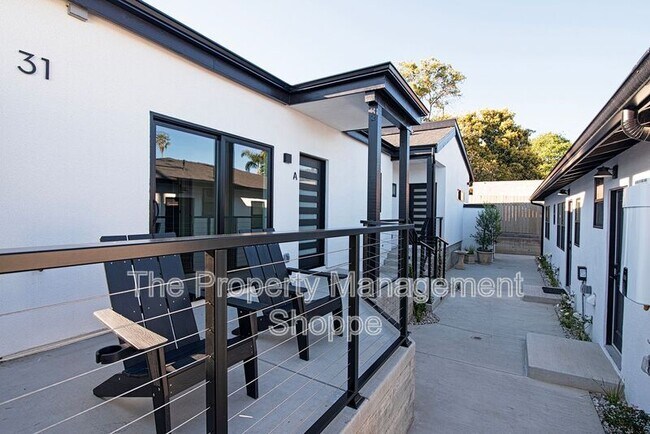 Building Photo - Live Oak 31B
