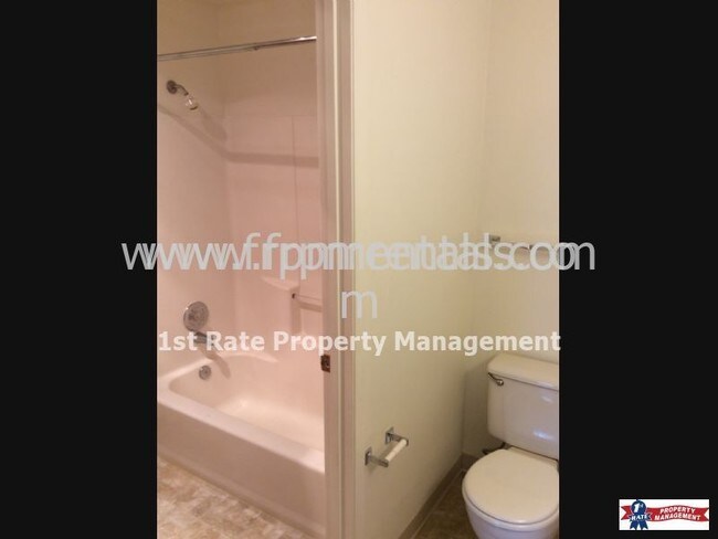 Building Photo - 1480 N Hartman St