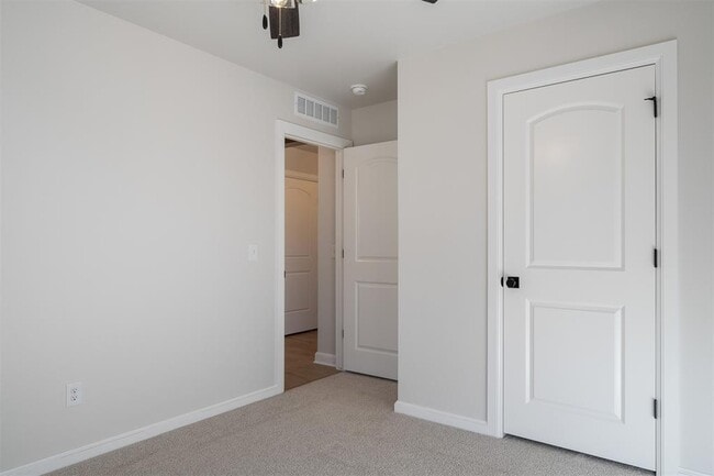 Building Photo - 3400 Piney River Dr