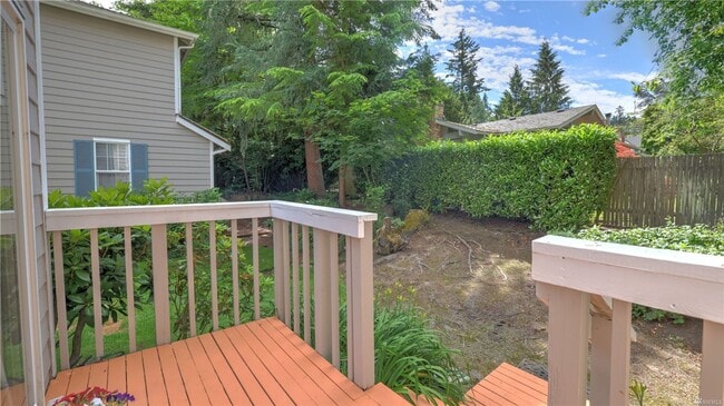 Building Photo - 2bd/2.5ba Kenmore Townhome