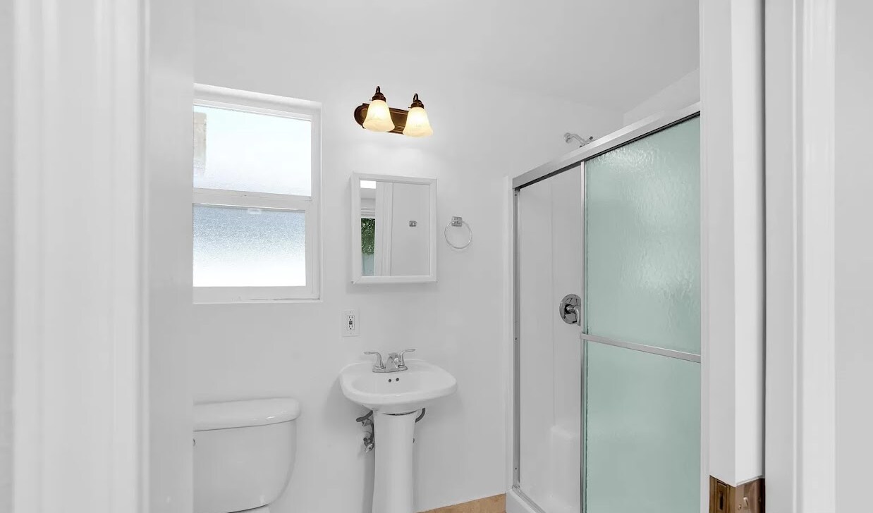 Building Photo - 3271 Alma St