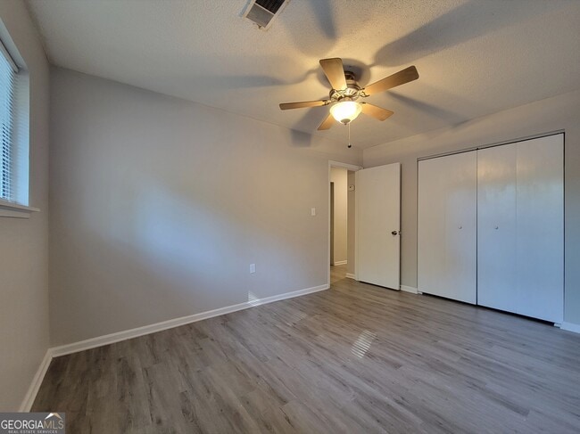 Building Photo - 422 GA Hwy 211