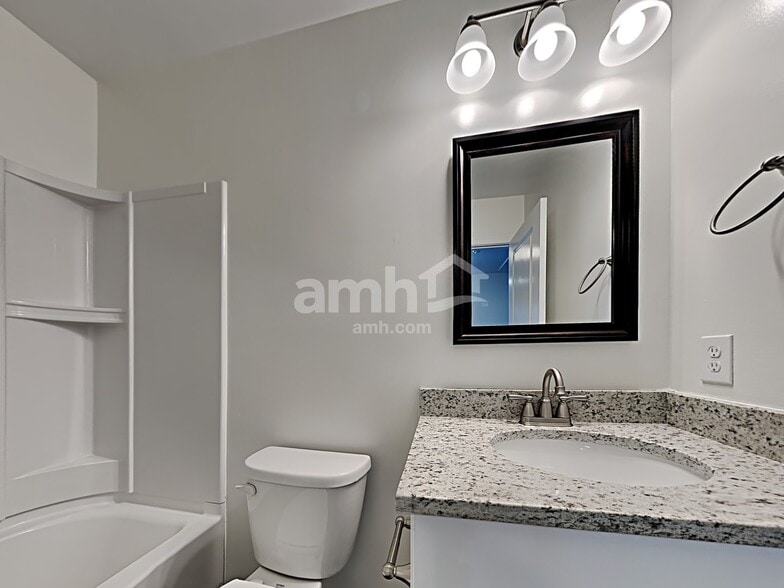 Building Photo - 405 Ridgedale Rd