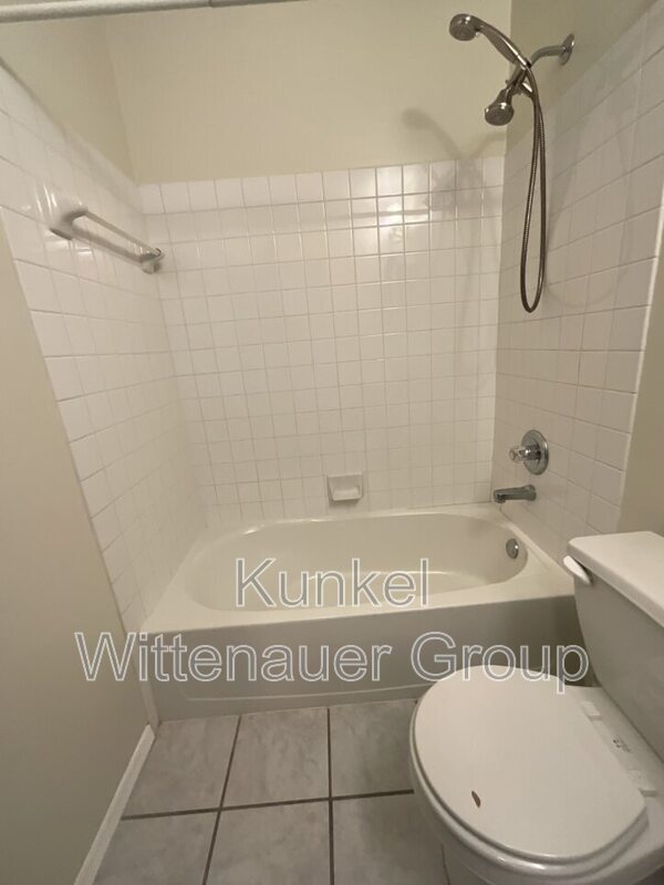 Building Photo - 2746 Brookrun Dr