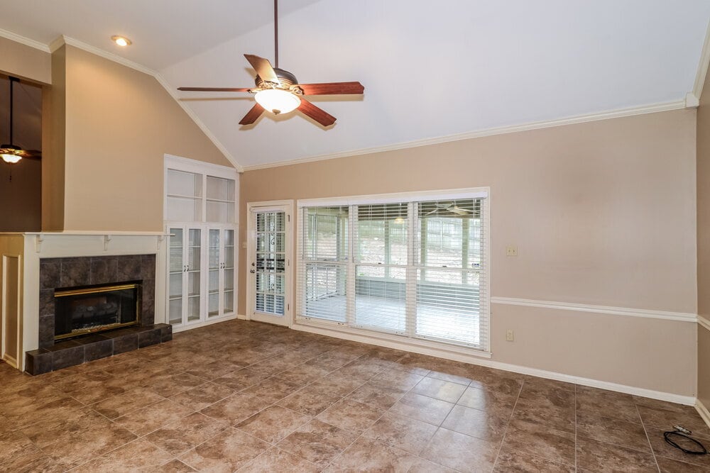 Building Photo - 2279 Hickory Path Dr