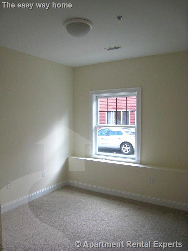 Building Photo - 43-45 Pitman St Unit #101