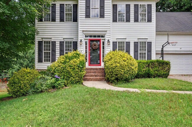 Building Photo - Exceptional 5-Bedroom Home with Finished Basement in Prime Location!