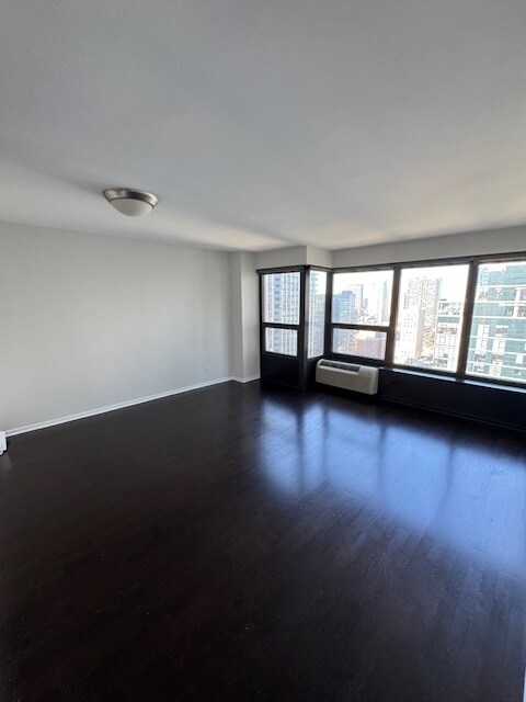 Building Photo - 30 E Huron St