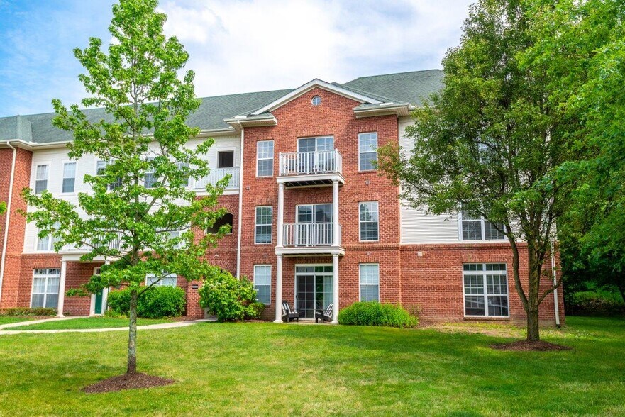 Christopher Wren Apartments and Townhomes 501 Christopher Wren Dr