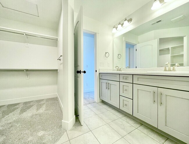 Building Photo - 4411 W Monument Peak Dr