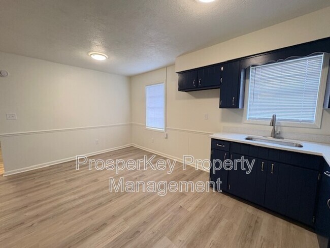 Building Photo - 1732 Melody Dr