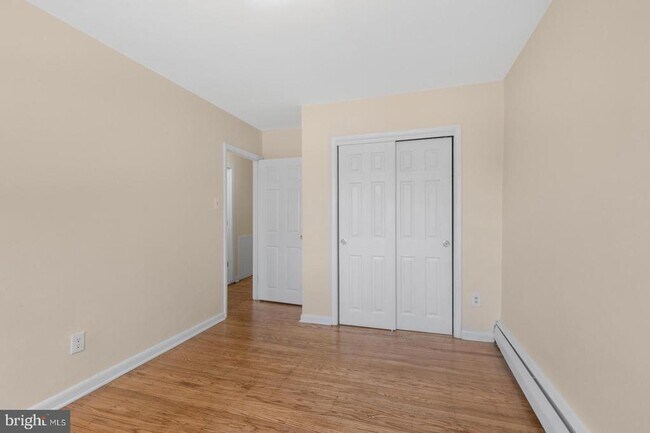 Building Photo - 5990 Henry Ave