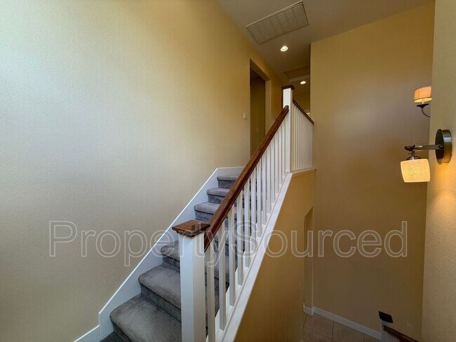 Building Photo - 18517 Admiral Way