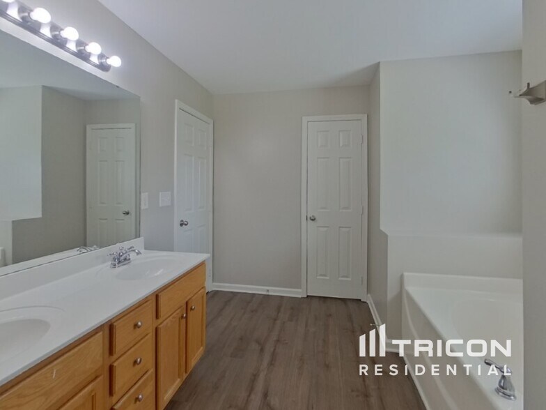 Building Photo - 2496 Ivy Creek Frd