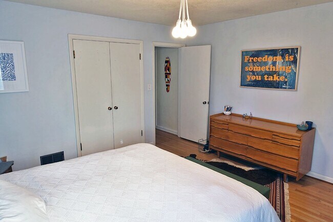 Building Photo - Hillsdale Ranch