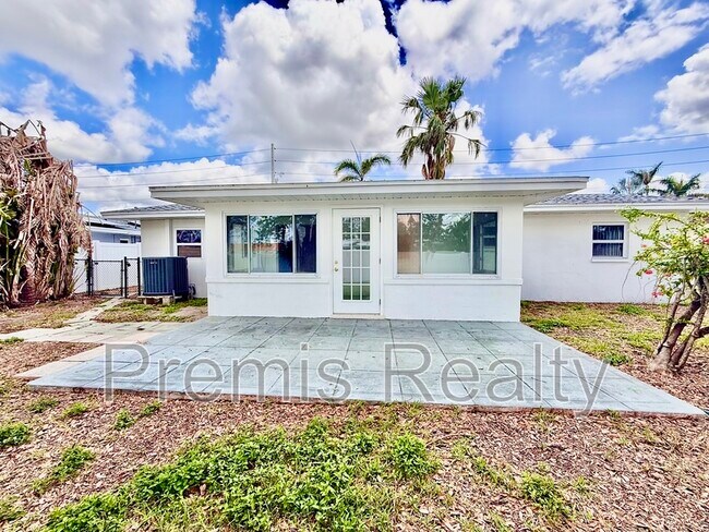 Building Photo - 7838 Causeway Blvd N