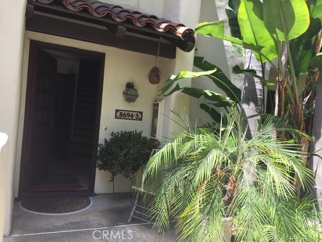 Building Photo - 8694 Villa La Jolla Dr