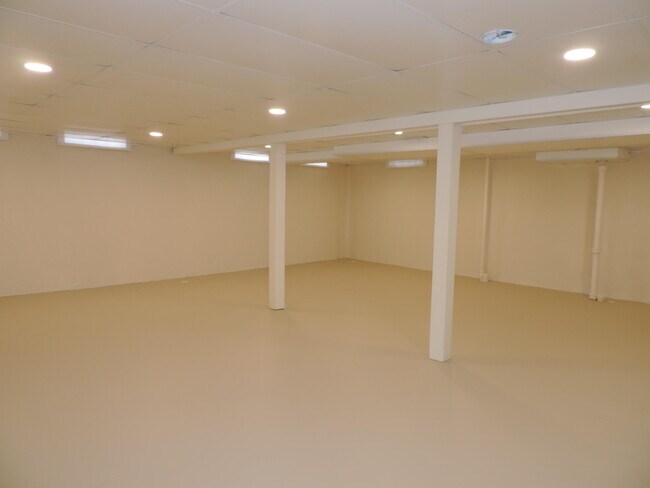 Building Photo - 37183 Vargo