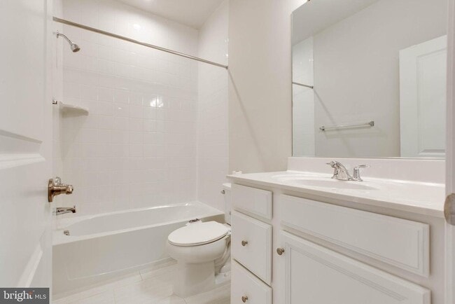 Building Photo - 8369 Meadowood Dr