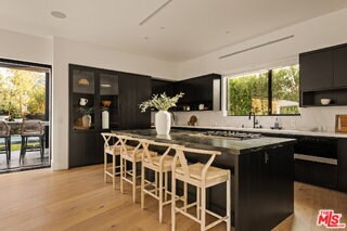 Building Photo - 5988 W 76th St