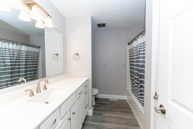 Building Photo - 7877 Marywood Dr