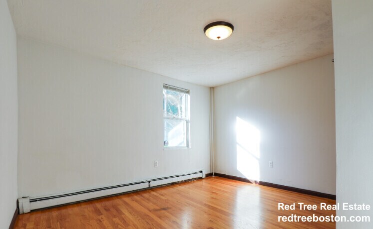 Building Photo - 10 Shepard St