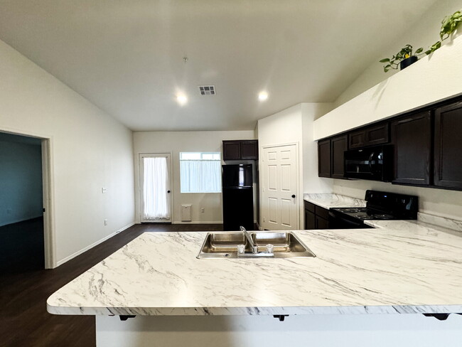 Building Photo - "Charming 3-Bedroom, 2 Bathroom Home in Yuma!"