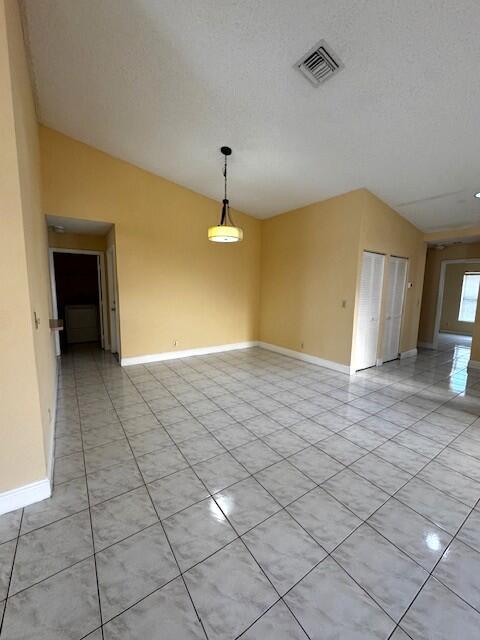 Building Photo - 10020 Country Brook Rd