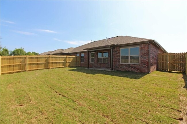 Building Photo - 413 Barbet Dr