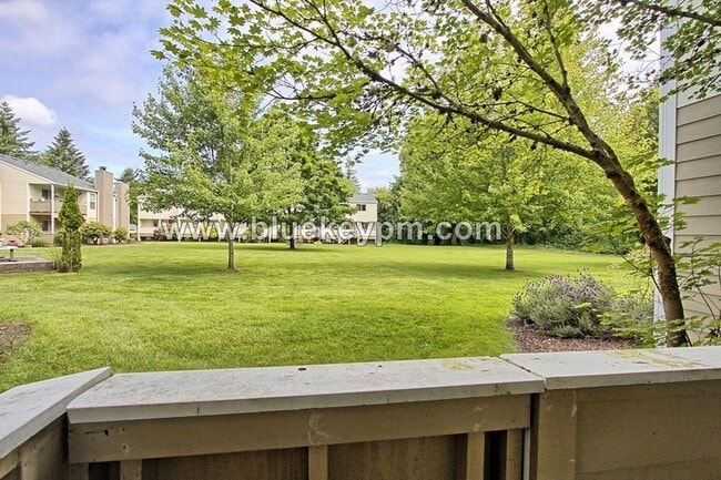 Building Photo - 13216 NE Salmon Creek Ave