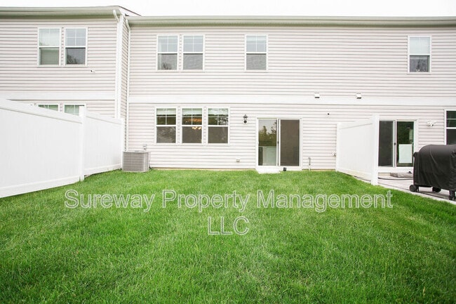 Building Photo - 32 Roberta Wy.