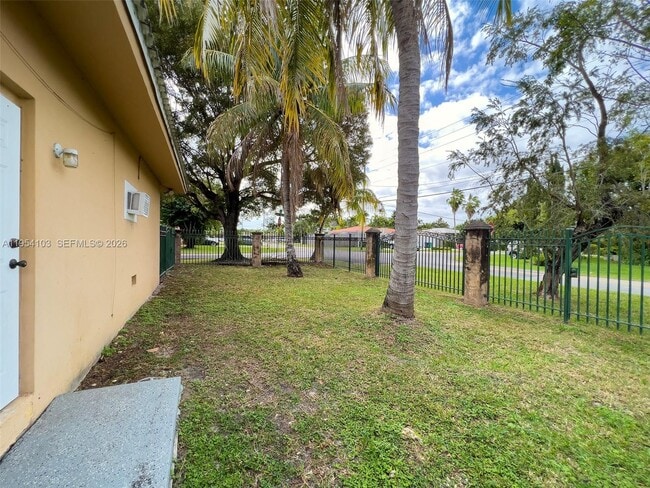 Building Photo - 6295 SW 33rd St