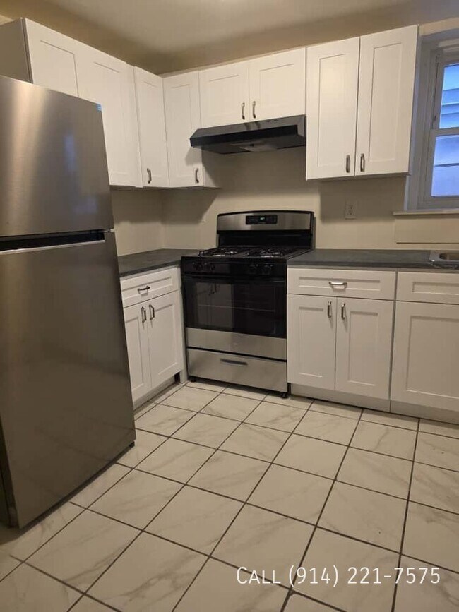 Building Photo - 149 Waverly St