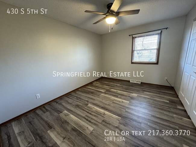 Building Photo - 430 S 5th St